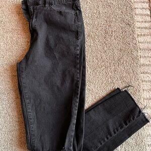 BDG High Rise Black Jeans with Ripped knees